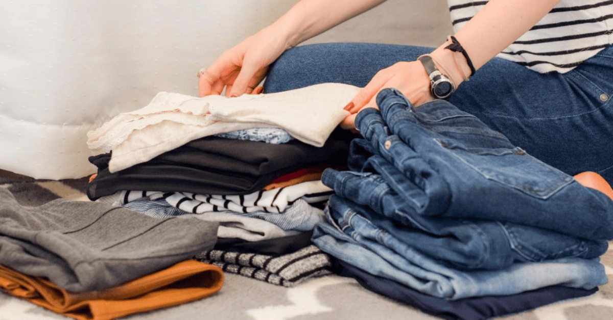 How to Pack Clothes for Moving: 15 Packing Tips for a Smooth Transition