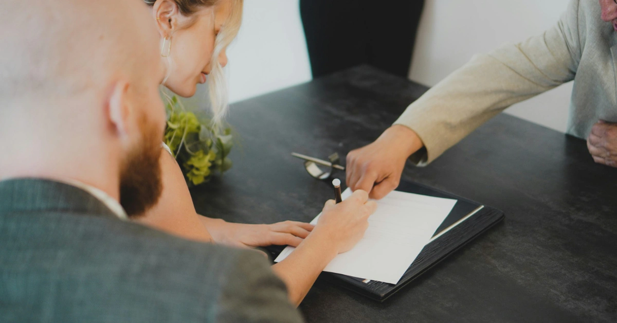 Worst Moving Scams To Beware Of When Booking Movers