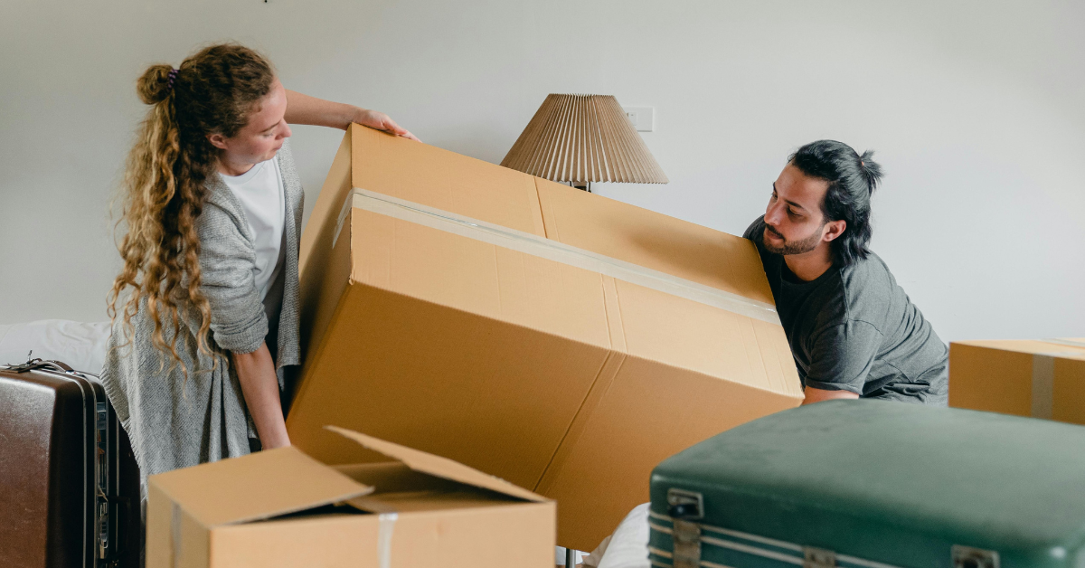The Perks of Working With a Moving Company That Can Move Your Home & Business