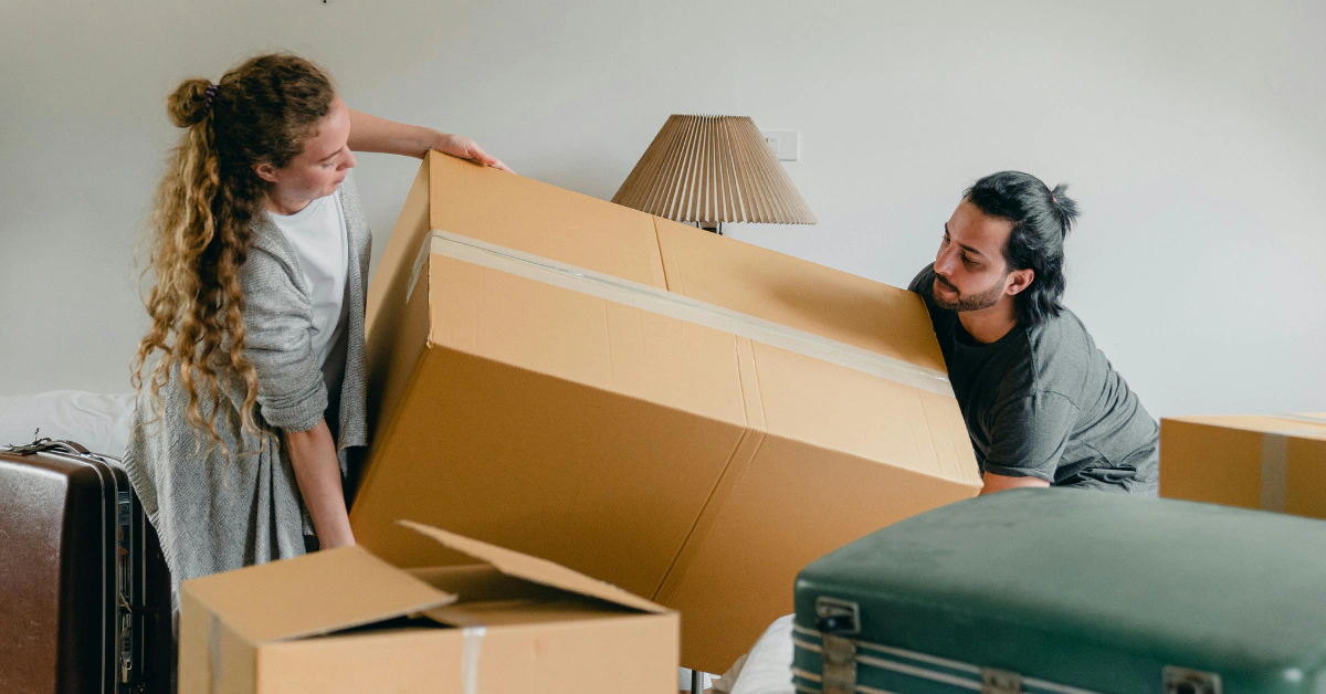The Perks of Working With a Moving Company That Can Move Your Home & Business