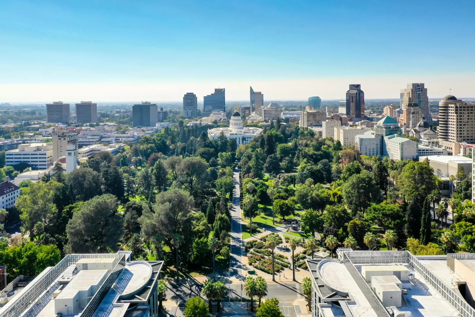 A Smooth Move to Downtown Sacramento’s Railyards or Aggie Square