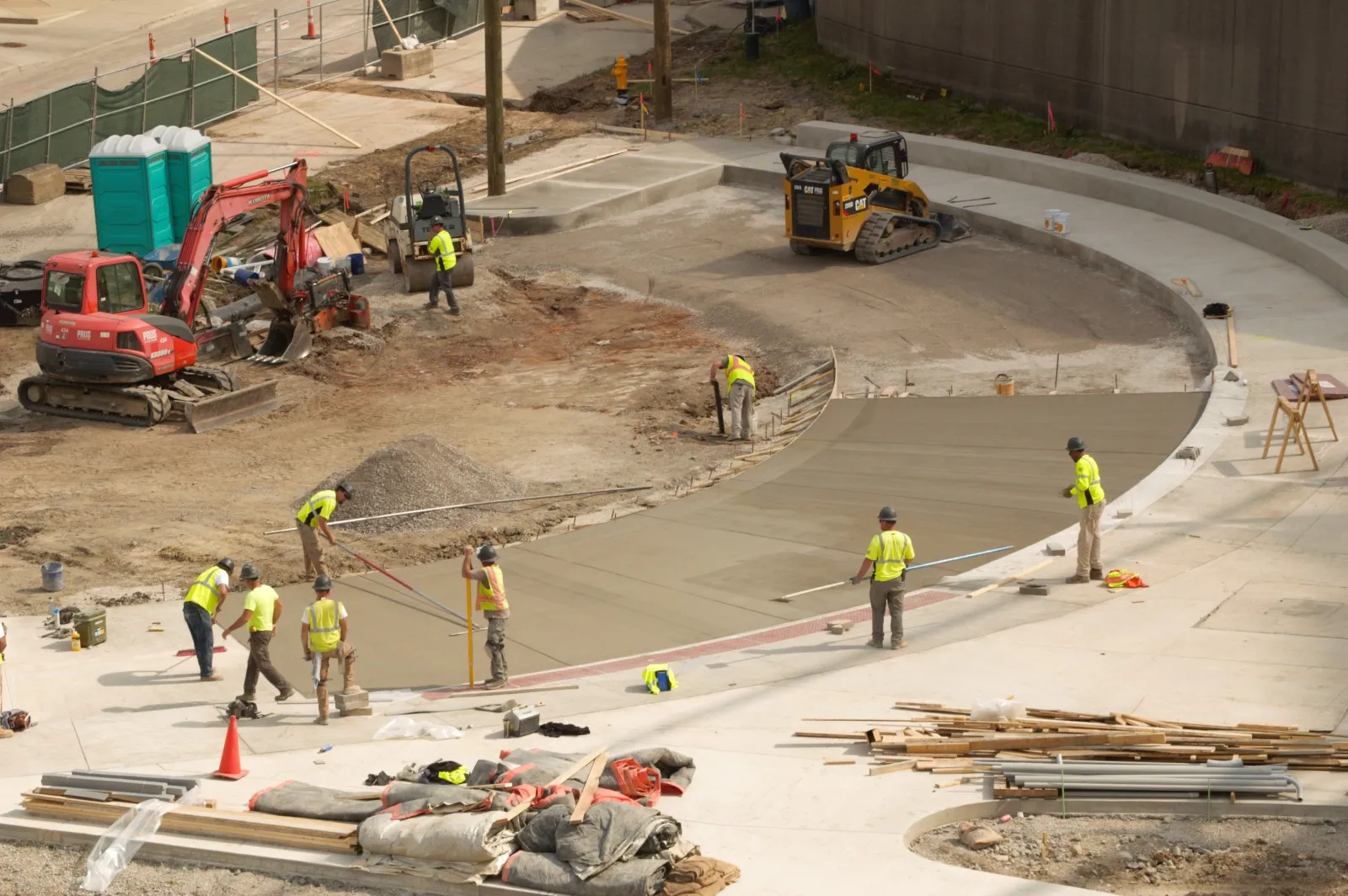 Scaling the Build: Construction Logistics Delivery Services for National Rollouts